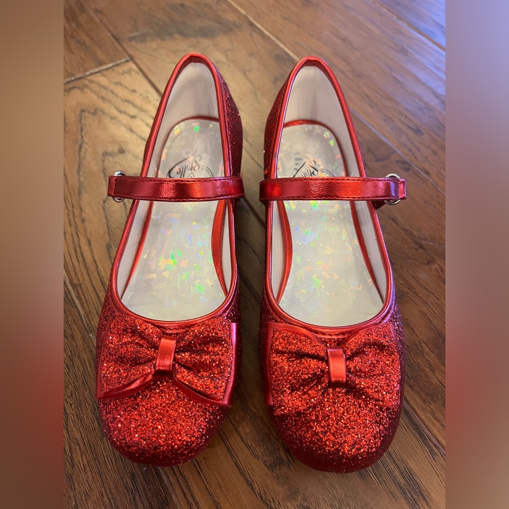 Like new Girls Glittery Red Dress Shoes with Bow